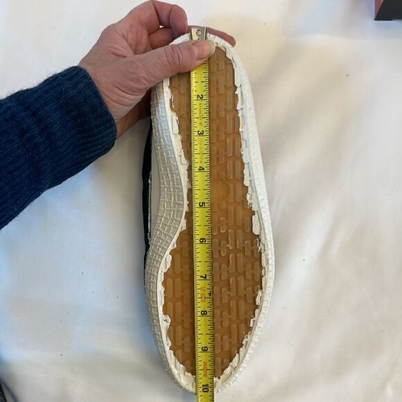 BACKYARD FOOTWEAR BASIC SHOE.  BLACK/WHITE.  NEW IN BOX - Picture 7 of 7